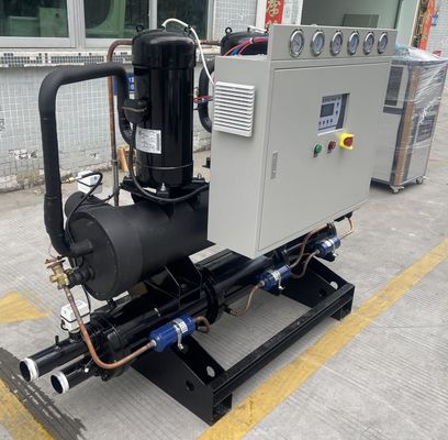 Chiller à rouleaux refroidi à l'eau à faible bruit pour le soufflage de bouteilles de moulage par injection
