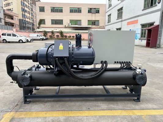 Chiller refroidi à l'eau avec un débit de refroidissement de 59,5 m3/h 5-35.C Plage de température 380-415V